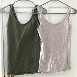 XS Maurice’s tank tops